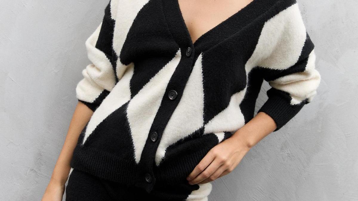 La chaqueta oversize de punto de Stradivarius