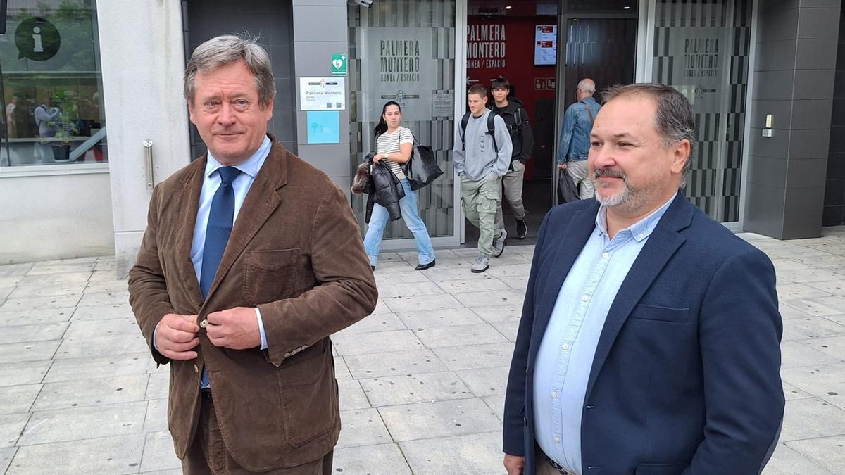 El consejero de Seguridad, Bingen Zupiria, y el delegado de Seguridad del Ayuntamiento de Irun, Iñigo Berges / J.A.