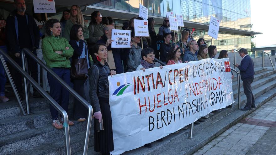 Los subrogados de INTIA deciden desconvocar la huelga indefinida