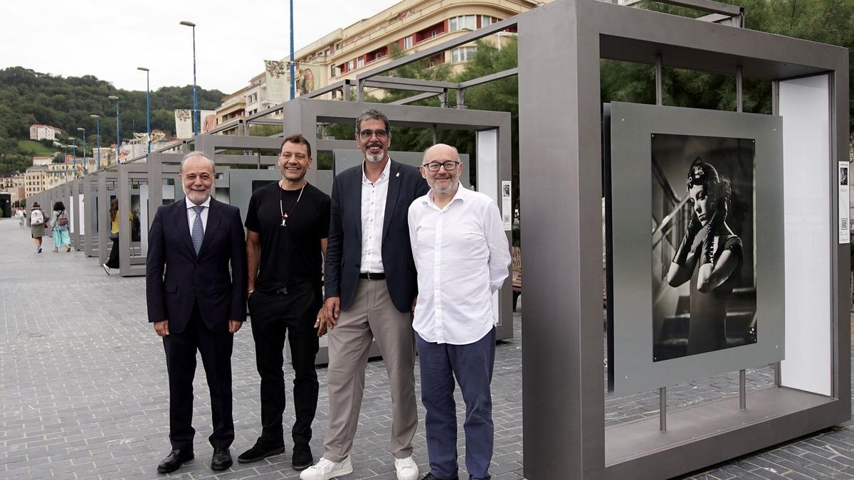 José Andrés Torres Mora, Omar Ayyashi, Eneko Goia y José Luis Rebordinos en la presentación de la exposición.