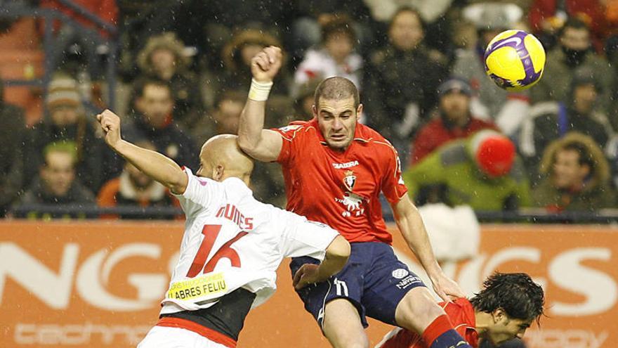 Partido anterior entre Osasuna y Mallorca, en el Reyno de Navarra.