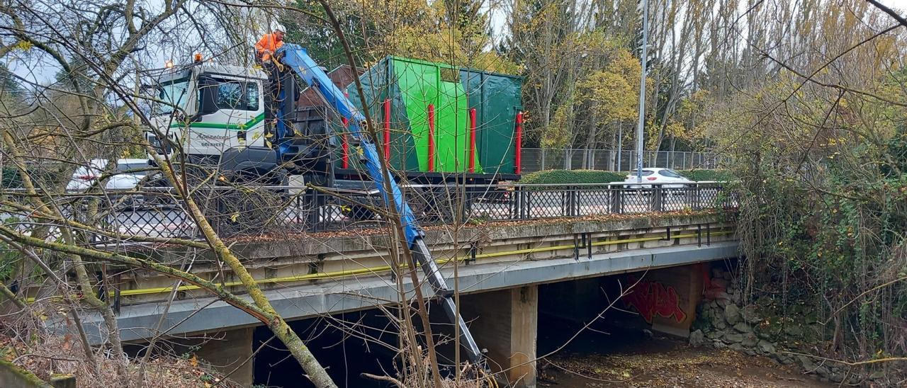 Retirada de residuos de los ríos de Pamplona.