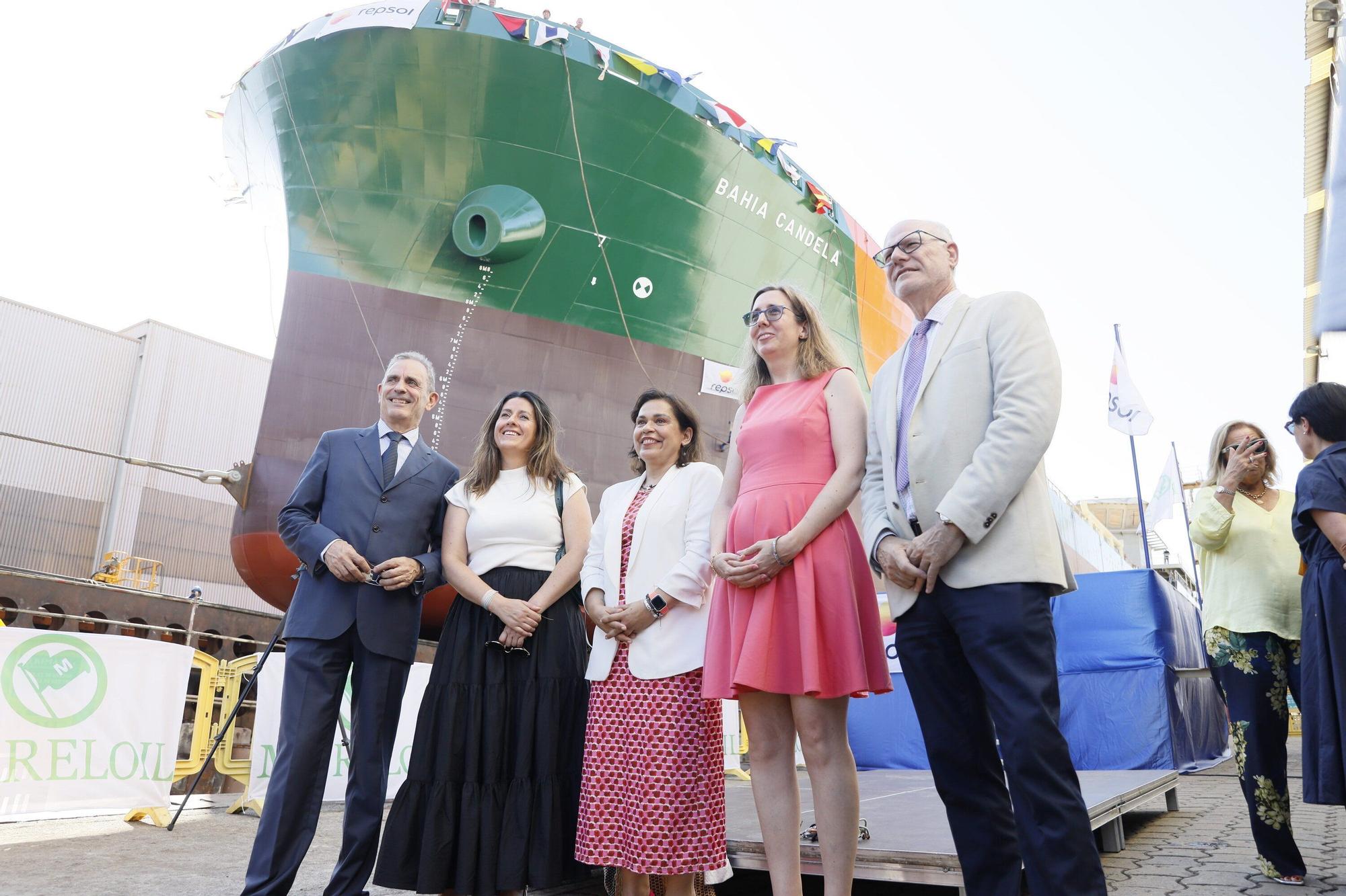 En imágenes: Murueta bota en Erandio un barco de transporte de combustible