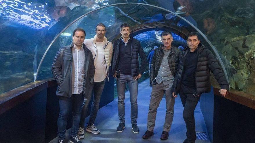 Mikel Etxarri moderó la charla que ofrecieron Gaizka Garitano, Jagoba Arrasate, Imanol Alguacil, José Luis Mendilibar y Asier Garitano, ayer en el Aquarium donostiarra.