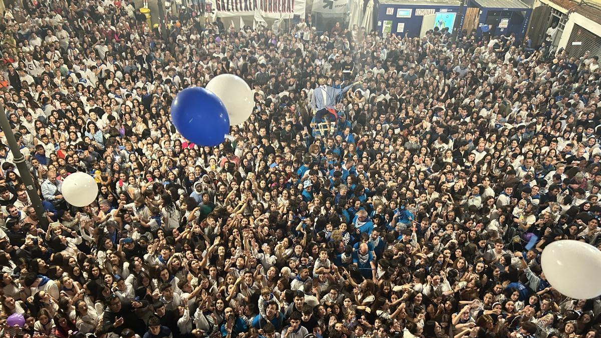 La plaza del Ayuntamiento se quedará pequeña para el arranque de las fiestas.