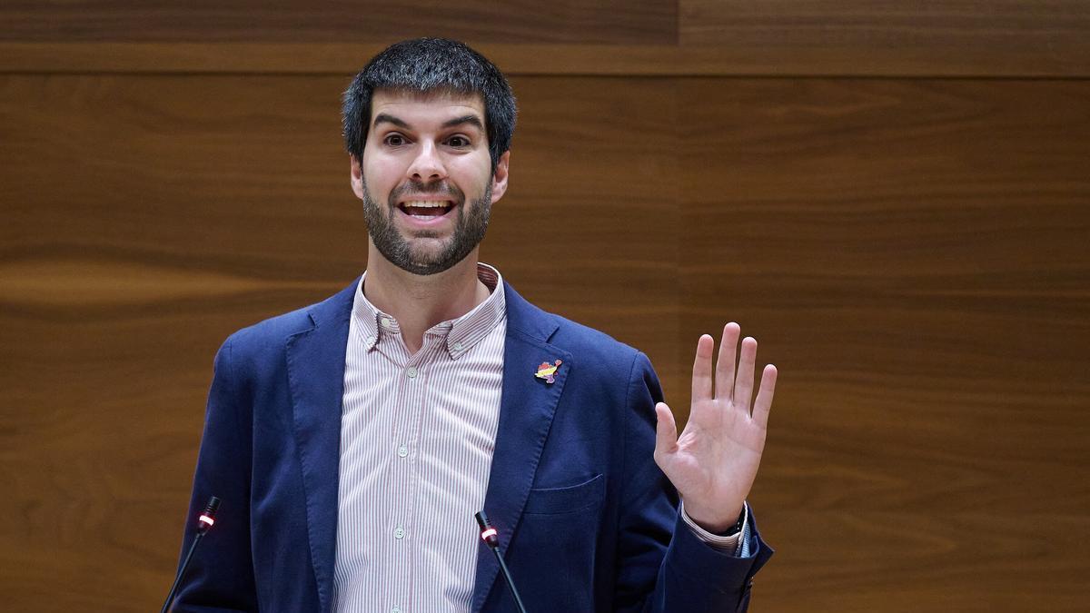 Carlos Guzmán, en el Parlamento de Navarra.