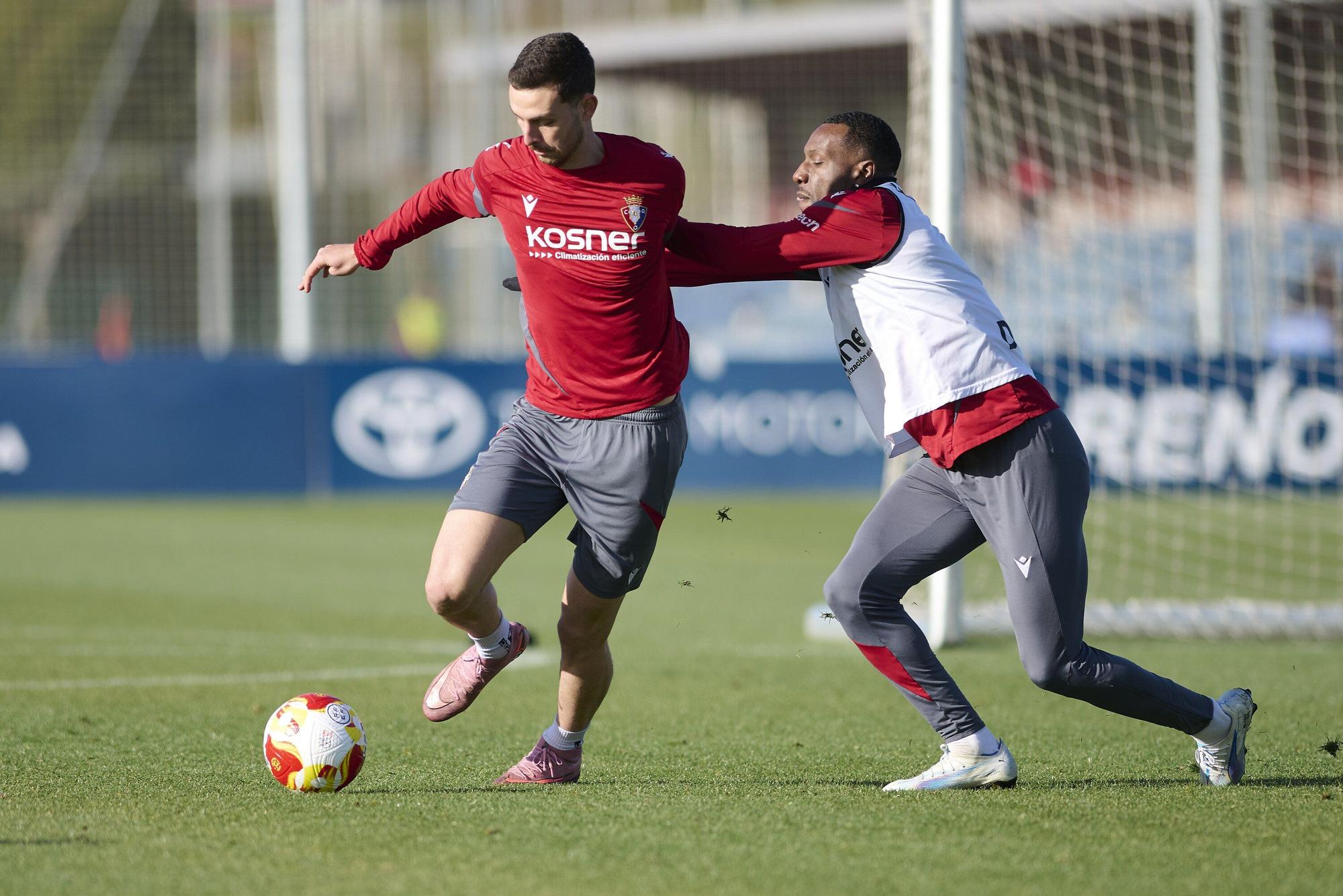 Fotos del entrenamiento de Osasuna (30 de noviembre de 2025)