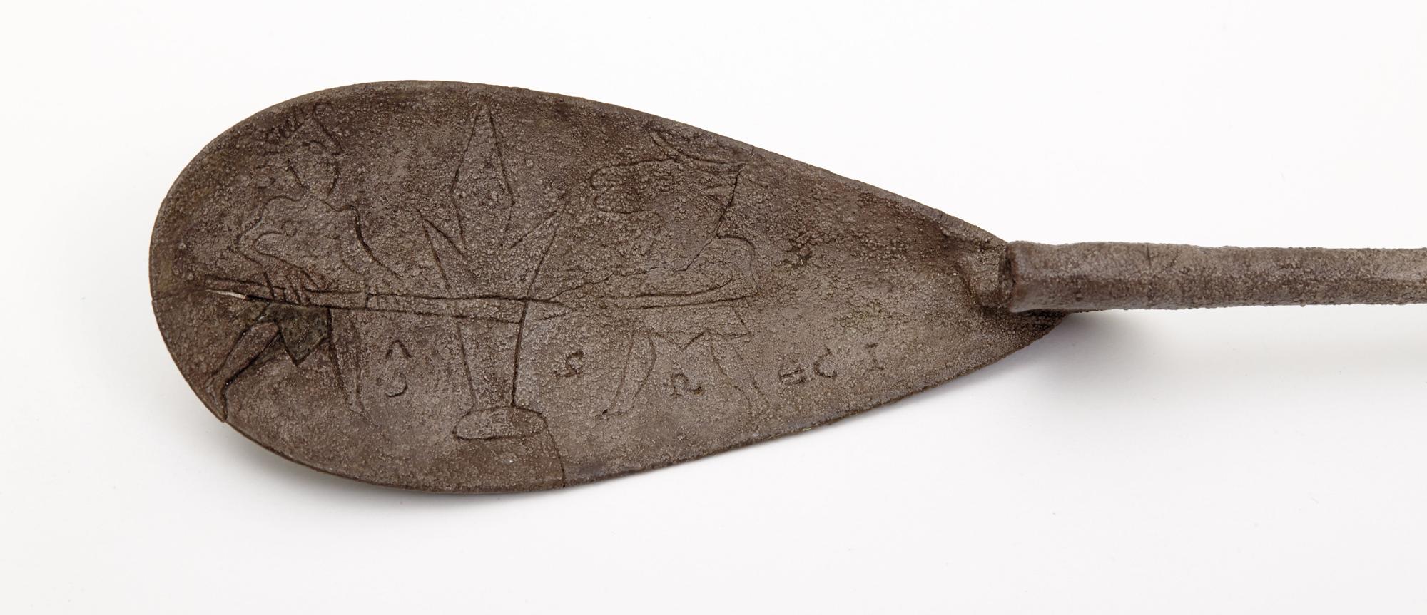 Una de las cucharas expuesta