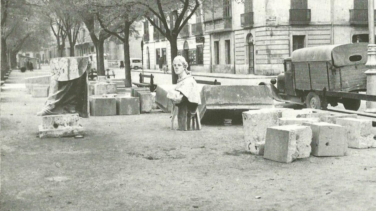 Foto: De Arazuri, J.J. “Pamplona, calles y barrios”.