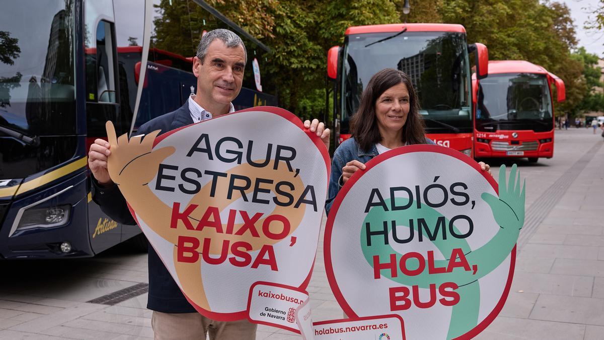 La directora general Miranda y el director del Servicio de Gestión, Ordenación de Transportes y Movilidad, Santiago Alemán.