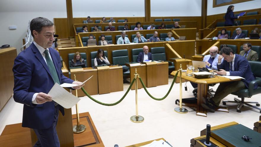 Pradales afirma que la coordinación de Petronor con las instituciones por la fuga de benceno no fue la "adecuada"