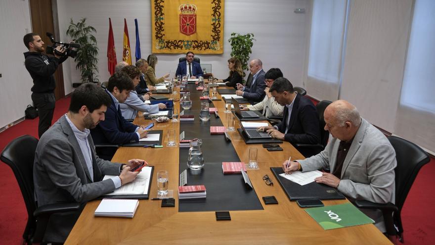 El PSN pide diálogo entre Domínguez y los médicos, mientras la derecha vuelve a exigir la dimisión del consejero