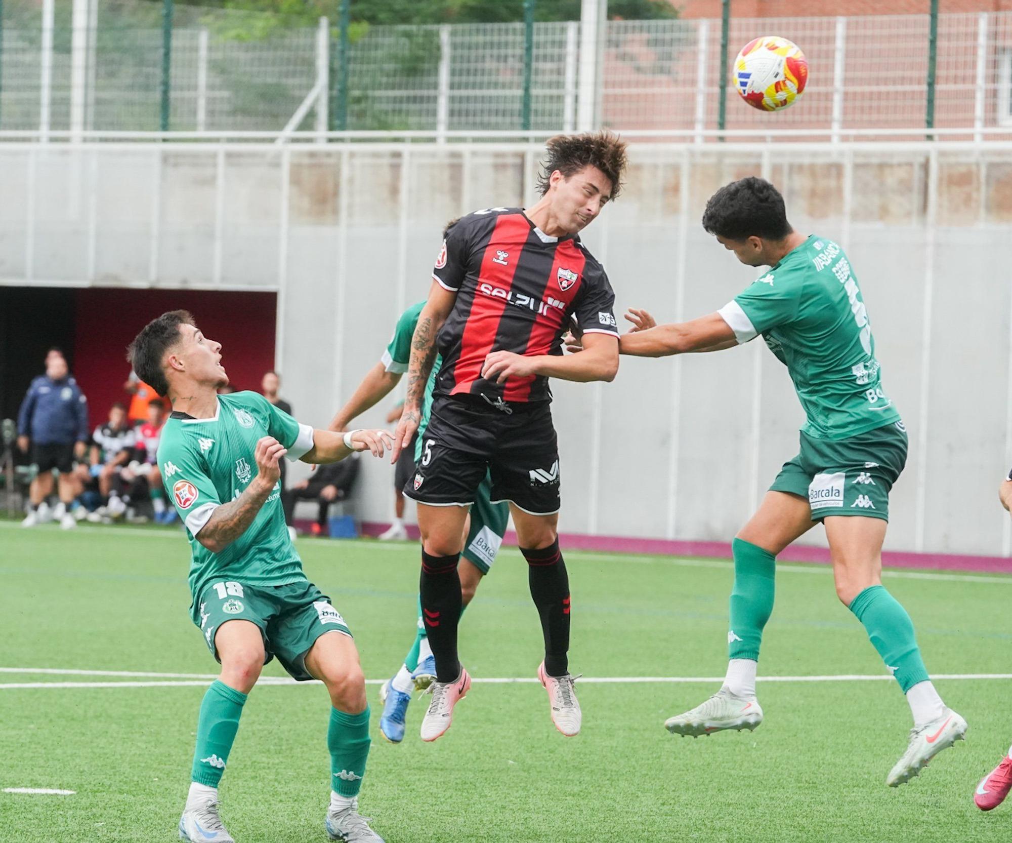 En imágenes: El Arenas vence en su debut en Primera RFEF