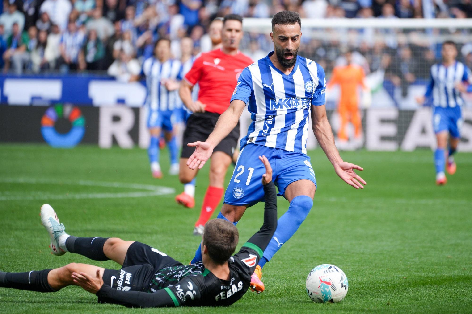 En Imágenes: El Alavés se impone al Elche