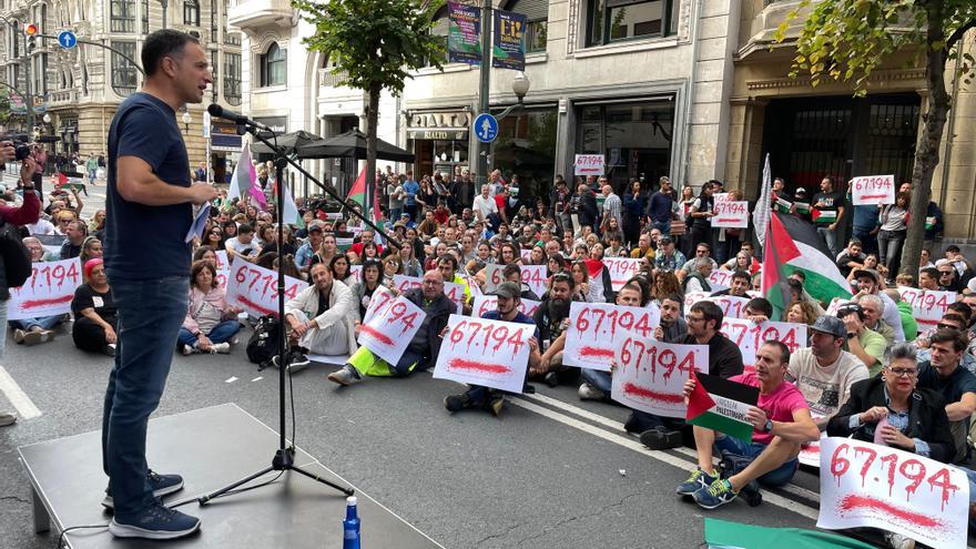 En imágenes: concentración de ELA en Bilbao en el paro y la huelga por Palestina