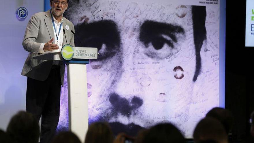 Mariano Rajoy, ayer en el homenaje a Miguel Ángel Blanco en el Palacio Euskalduna de Bilbao. Foto: Efe