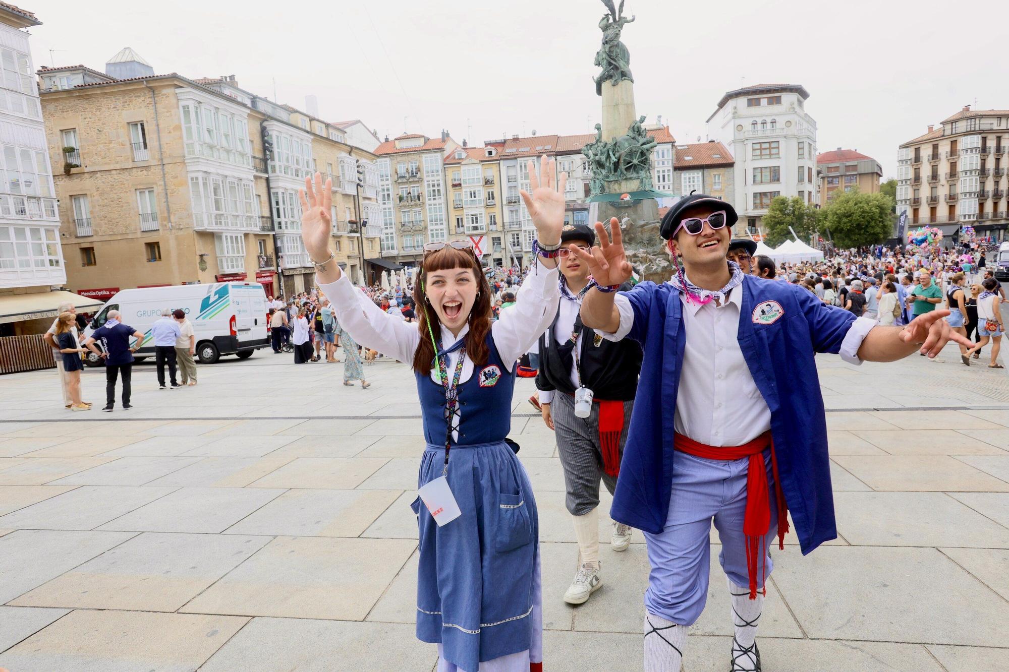 En imágenes: La fiesta continúa en las calles de Gasteiz este 6 de agosto