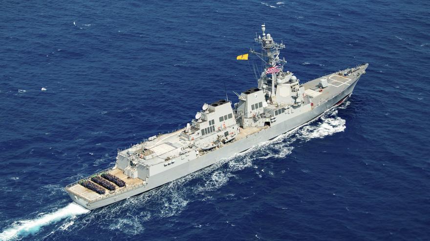 EEUU ataca y captura un carguero iraní y Teherán suspende las negociaciones de paz