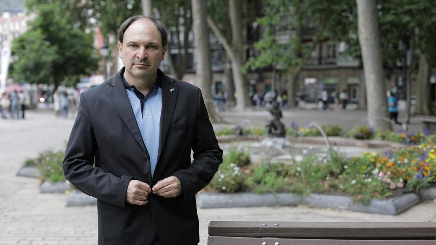 “Lo vasco no se agota en la frontera física de siete territorios, sino que va más allá y hacia el mundo”