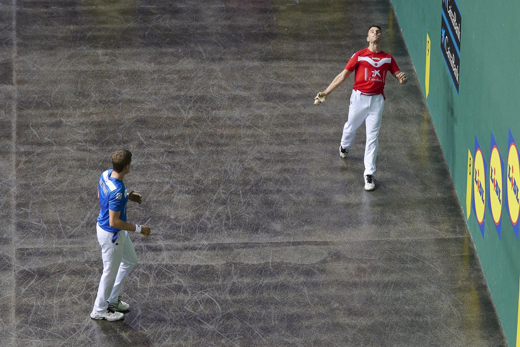 Javier Zabala y Jon Mariezkurrena, campeones del Masters CaixaBank ante Altuna III e Imaz en el Navarra Arena.