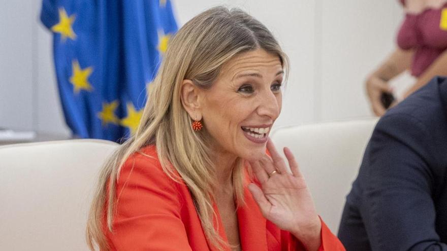 Díaz convocará &quot;de inmediato&quot; a los expertos del SMI para subirlo de cara a 2026