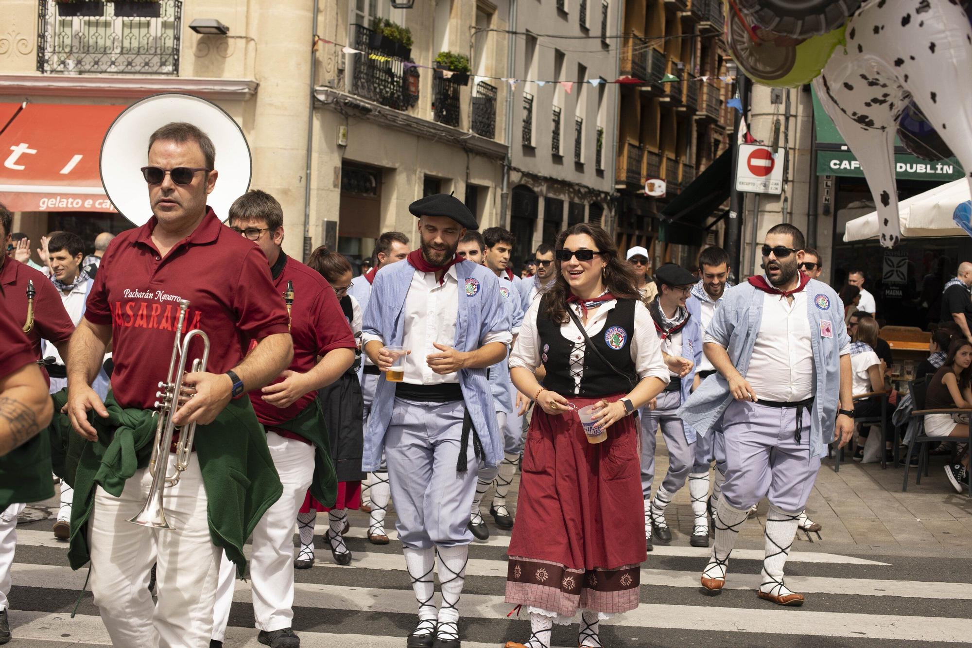 En imágenes: Blusas y neskas disfrutan de Santiago