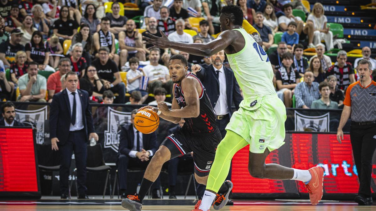 Pantzar, en un duelo ante el Barça, el rival al que más veces se ha enfrentado el Bilbao Basket