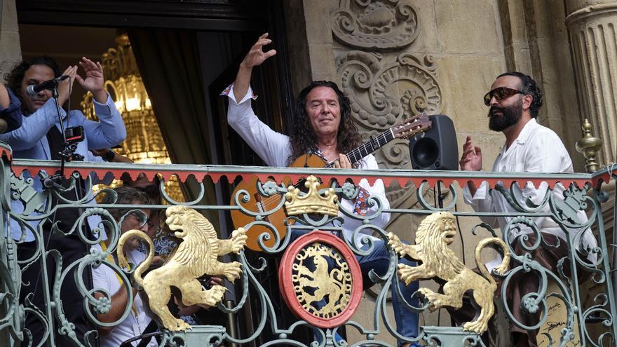 Duende en Pamplona: Tomatito y El Turry conquistan desde los balcones