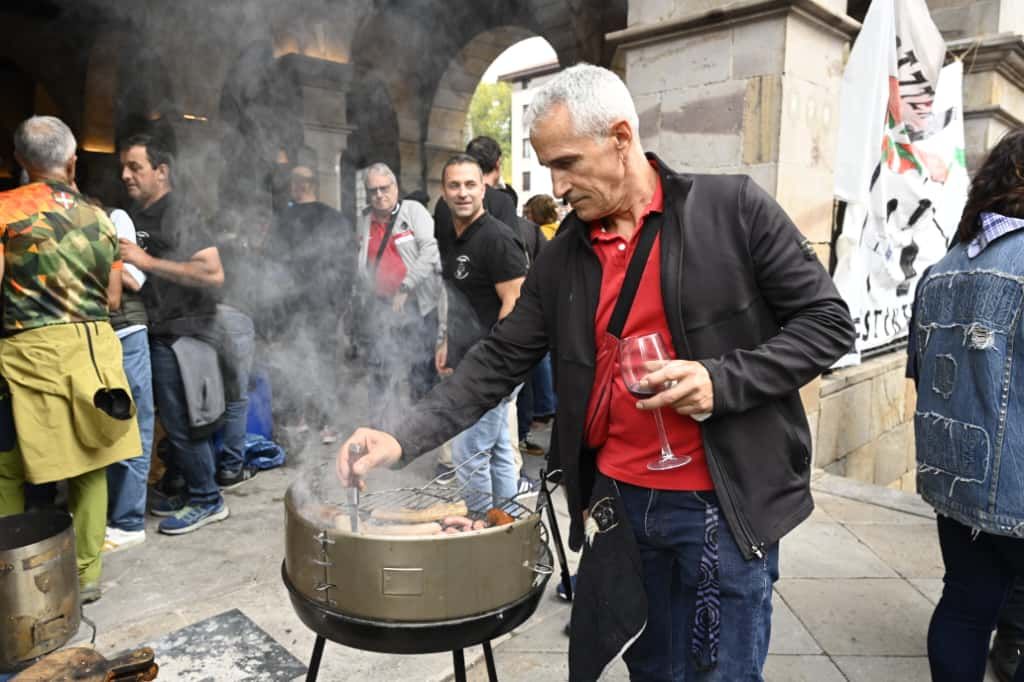 Las putxeras humean en Balmaseda en homenaje al tren de La Robla