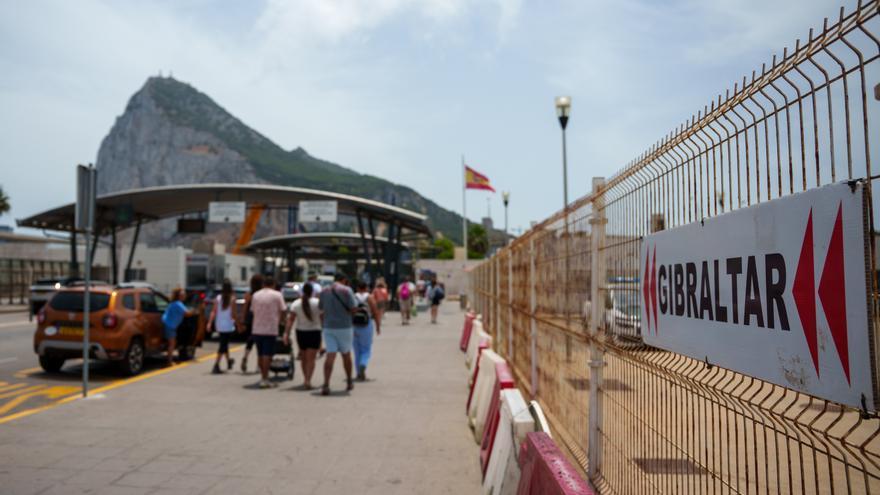 Hacienda saca a Gibraltar de la lista de paraísos fiscales e incluye a Rusia por su régimen perjudicial
