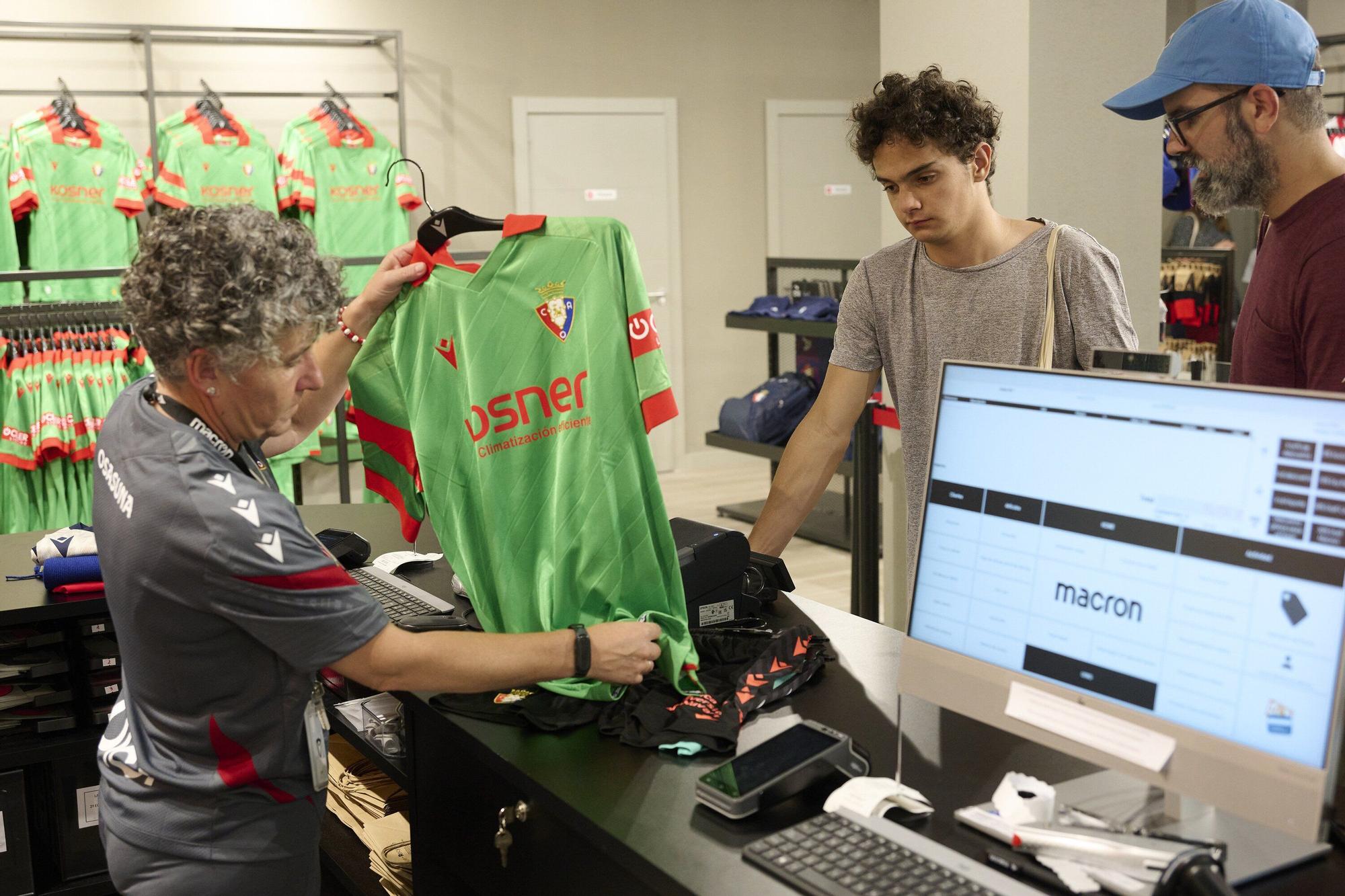 Osasuna presenta su segunda equipación para la temporada 2024/2025