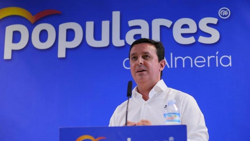 El juez señala que el expresidente de la Diputación de Almería conocía las mordidas