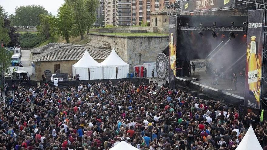 Imagen general del público asistente al concierto de Reincidentes, una de las actuaciones más concurridas ayer.