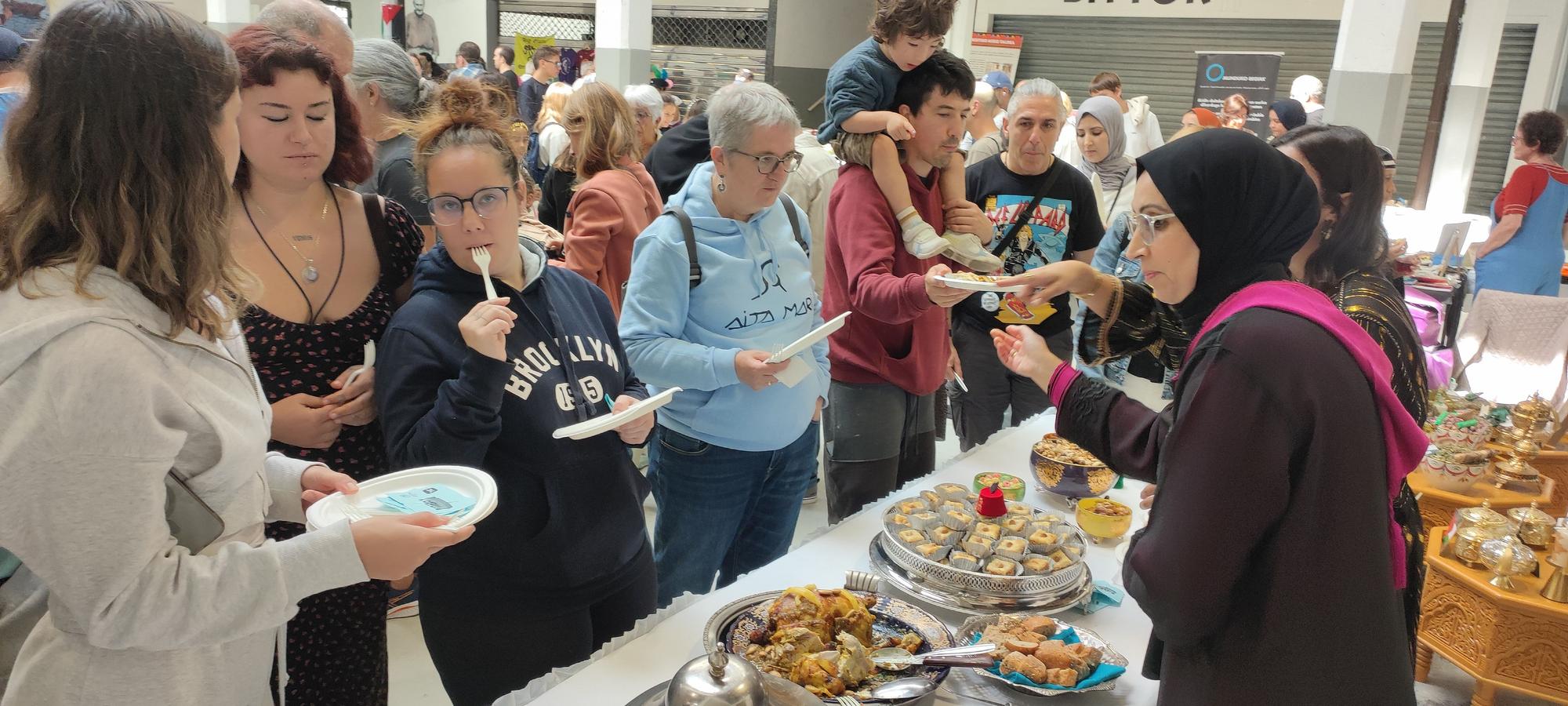 El buen ambiente presidió el encuentro entre culturas y la solidaridad en Azkoitia