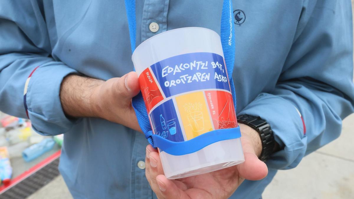 Campaña de sensibilización de la ciudadanía sobre la reducción
de plásticos en la celebración de La Blanca 2025