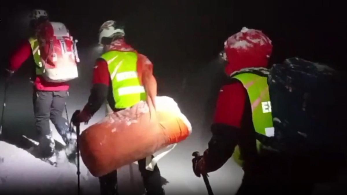 Agentes de la sección de montaña de la Unidad de Vigilancia y Rescate de la Ertzaintza