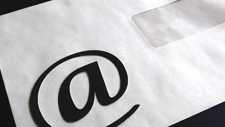 Juzgan a un cartero de Marbella por quemar 3.500 cartas para no repartirlas