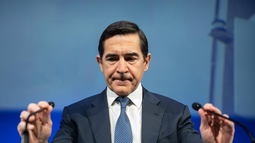 Torres descarta dimitir como presidente de BBVA tras fracasar la OPA sobre Banco Sabadell