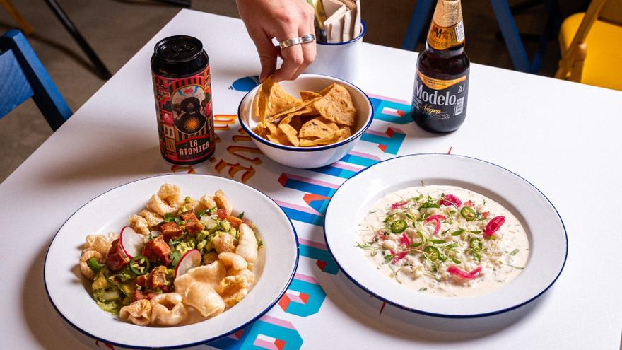 Una cervecería mexicana con picoteo del Pacífico y un plus cultural