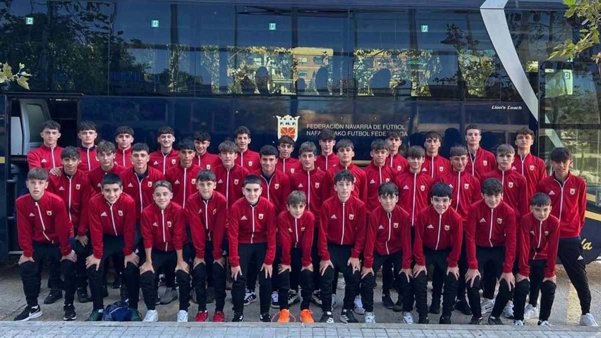 Foto grupal de ambas selecciones. Foto grupal de ambas selecciones.