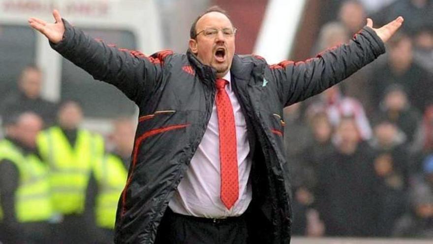 Rafa Benítez no seguirá en el banquillo de Anfield.