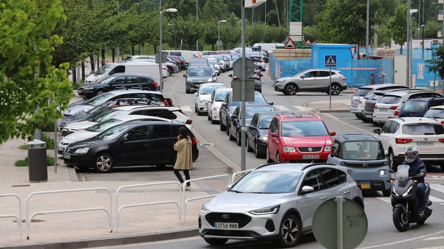 Pamplona comienza a pintar las 1.000 nuevas plazas de zona azul y naranja en La Milagrosa