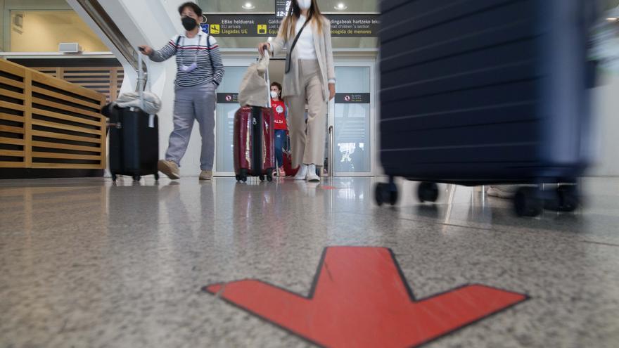 Intervienen en el aeropuerto de Bilbao más de 4,6 millones de yenes sin declarar a una pasajera