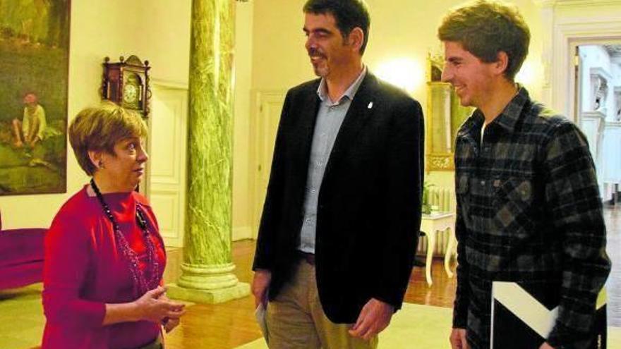 Miren Azkarate, Eneko Goia y Jon Insausti, ayer en el ayuntamiento.