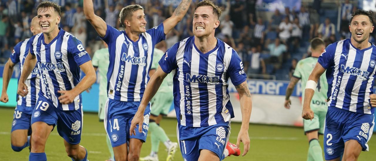 En imágenes: Así está siendo el debut liguero del Alavés contra el Levante