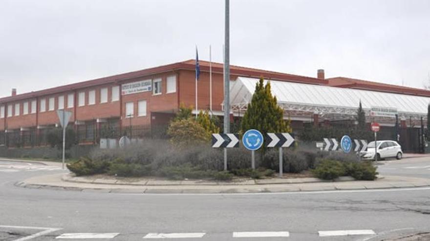 Detenido el director de un instituto al hallarse cámaras ocultas en uno de los baños