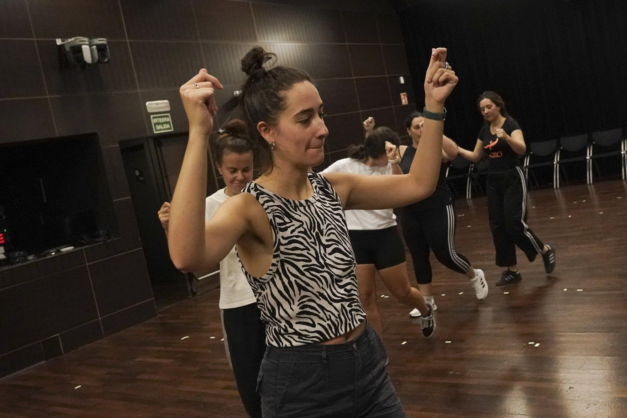 Aiko Taldea pone a danzar a la juventud