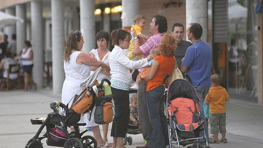 La Seguridad Social destinó 860 millones a prestaciones de maternidad y paternidad hasta junio