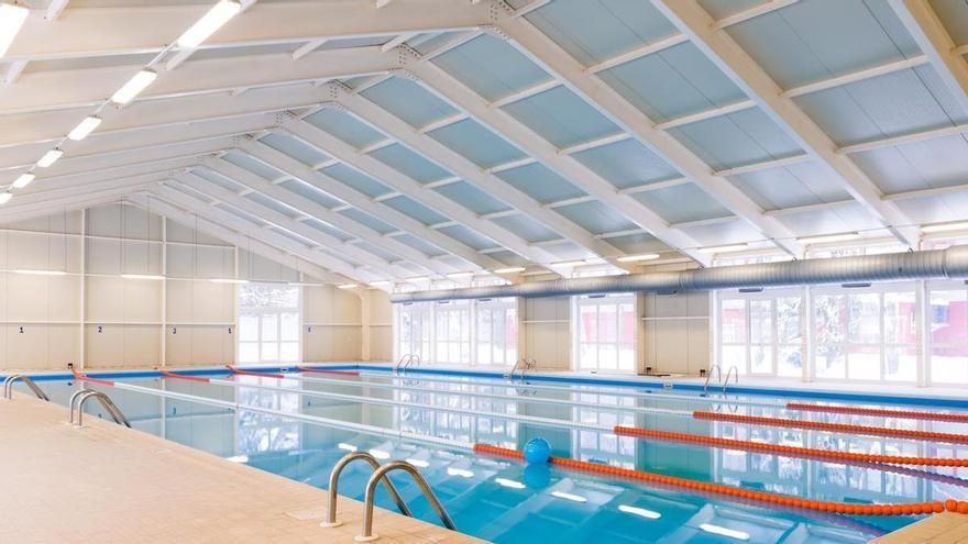 Veintidós menores afectados por una mezcla accidental de productos tóxicos en una piscina de Rubí