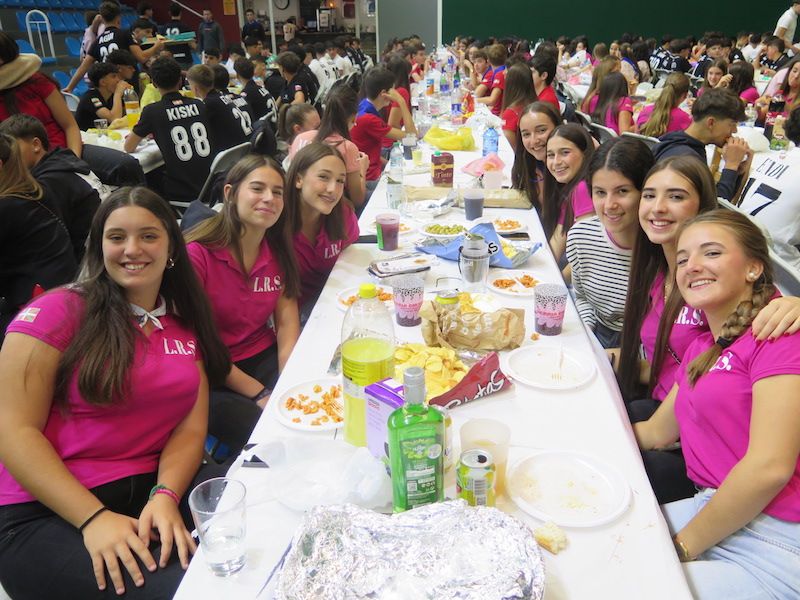 El Día de las Cuadrillas de fiestas de Urretxu, en imágenes